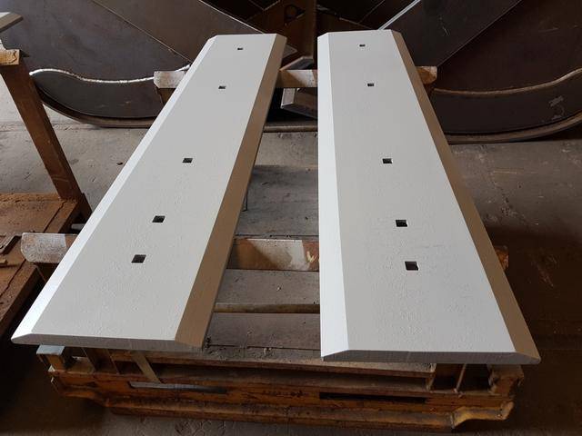 Lame à boulonner pour réparation de godet